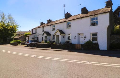 Staveley House | Meadow Cottage