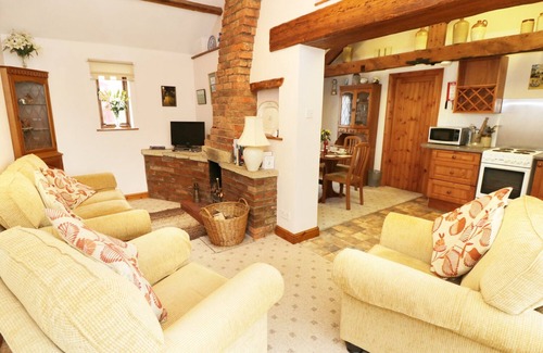 Scawton Cottage | MEADOW COTTAGE, pet friendly, with open fire in Kirkbymoorside