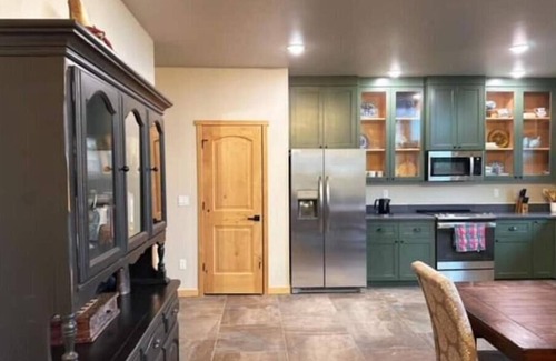 New Meadows House | Meadow Creek golf, sauna, views!