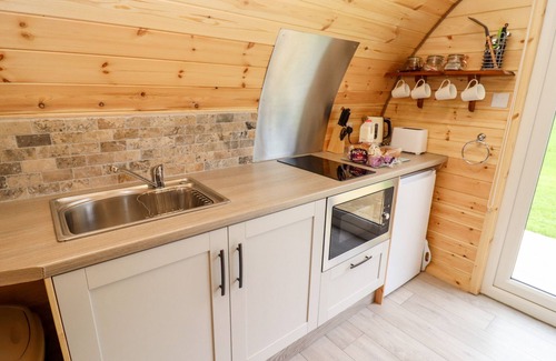 Blaisdon Cottage | Meadow Lodge @ Berrys Place Farm