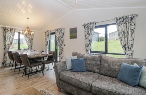 Lifton House | Meadow Lodge