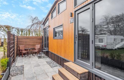 Alford House | Meadow Lodge - Uk48561