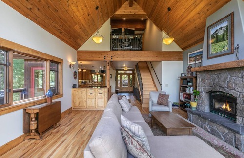 Truckee House | Meadow Magic: Tranquil 4BR+ Retreat Backing onto Open Space!