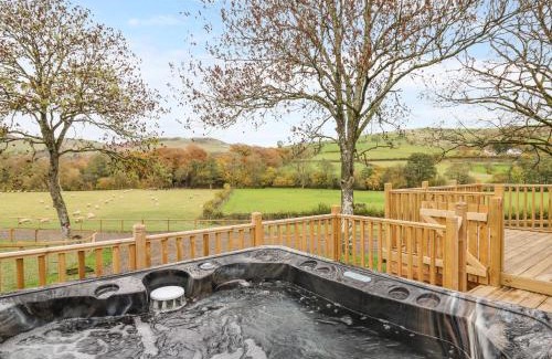 Llandrindod Wells House | Meadow Retreat