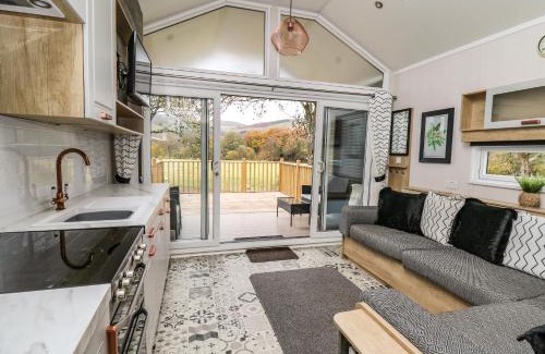 Llandrindod Wells House | Meadow Retreat