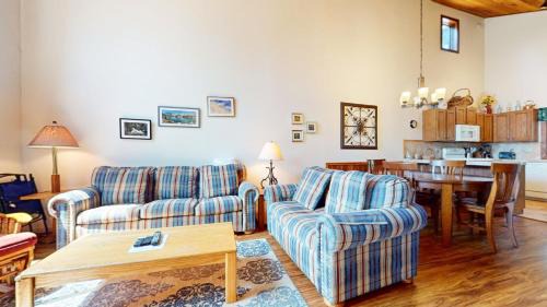 Mammoth Lakes Apartment | Meadow Ridge #28 condo