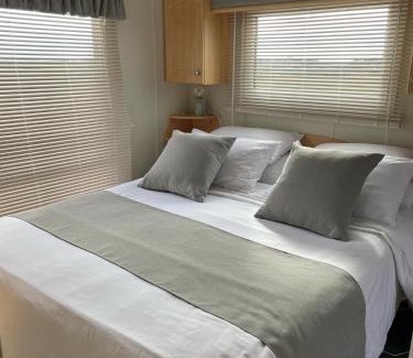 Padstow Other | Meadow & Tide