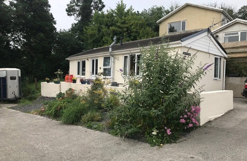 Kilgetty Ski Chalet | Meadow View Lodge in the heart of Pembrokeshire