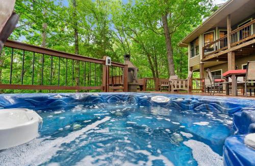 Blue Eye Cabin | Meadows Edge Lodge with GameRoom