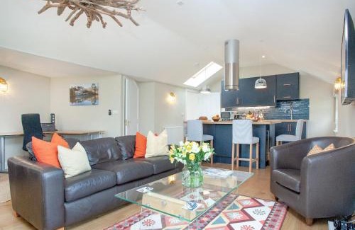 St. Mawes House | Meadowside