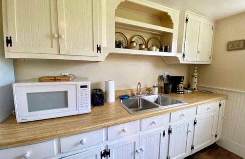 Griffin Cottage | Meadowview Cottage in Beautiful Rural Georgia