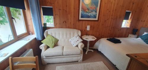 Bridport House | Meads Cabin