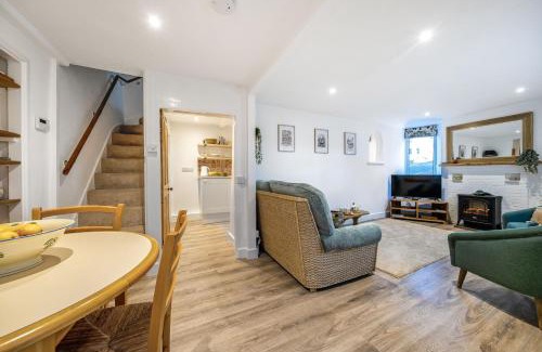 Charmouth House | Meads Cottage