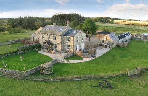 Otley House | Meagill Farmhouse, hot Tub, bbq hut
