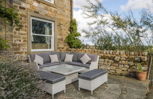 Otley House | Meagill Farmhouse, hot Tub, bbq hut