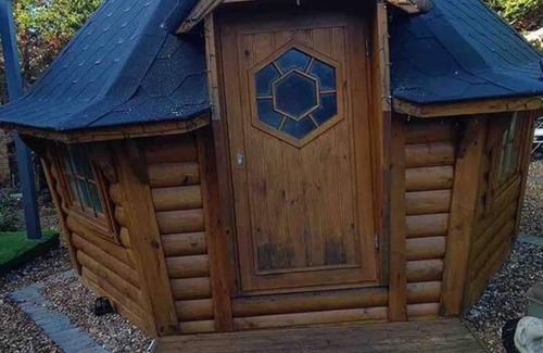 Otley House | Meagill Farmhouse, hot Tub, bbq hut