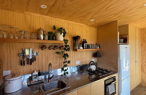 Tryphena House | Medlands Beach House