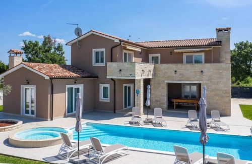 Kruncici Villa | Medaki no Villa Medaki