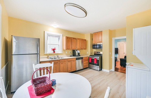 South Medford Apartment | Medford Apartment Rental, 5 Mi to Downtown Boston