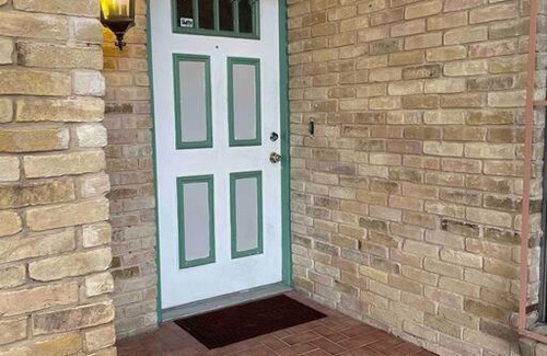 Medical Center District House | Medical Center Area Townhome