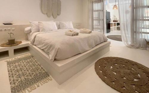 Pererenan Villa | Mediterranean 2BR Tropical Villa Near Pererenan Beach, Canggu