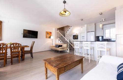 Cap de Salou Ski Chalet | Mediterranean Beach House · AirCon · Pool