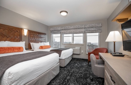 Lower Queen Anne Hotel | Mediterranean Inn