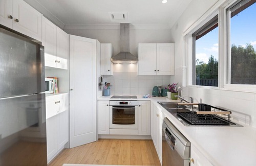 Unley Apartment | Mediterranean Muse - 3BR, Wi-Fi, Parking