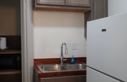 Downtown Dayton Apartment | Mediterranean river bank
