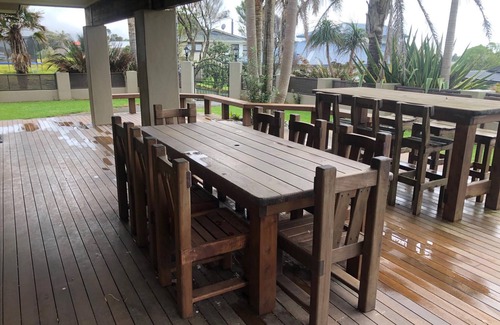 Waihi Beach House | Mediterranean-style home in cul-de-sac a few minutes walk to shops and beach.