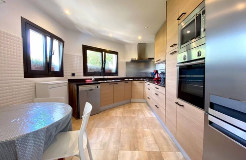 Calonge Ski Chalet | Mediterranean Villa comfort