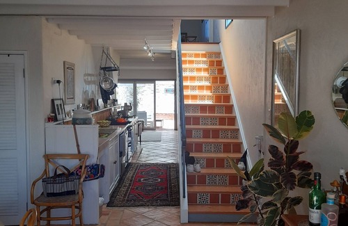 Fremantle Villa | Mediterranean villa, next to marine precinct and 5 minute walk to Fremantle.