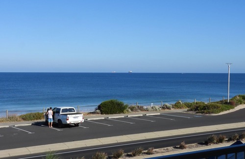 South Bunbury House | Medium term furnished Townhouse right on the beach