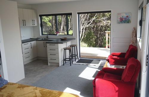 Tryphena Apartment | Medland Mystic self contained studio unit.