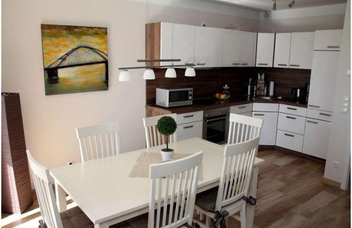 Neue Tiefe Apartment | Meereslauschen