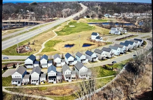 Benton Harbor House | Meet Me at the Beach-3BD/3.5 Bath-Across street from Golf/Lake/Jean Klock Beach