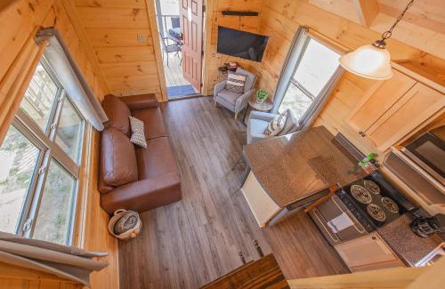 Lookout Valley Neighborhood Association House | Meg Cabin Tiny Rustic Comfort On Lookout Mtn
