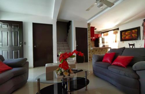 Mazatlan House | MEGA CASA FAMILIAR O AMIGOS 8 PERSONAS 5 Min PLAYA
