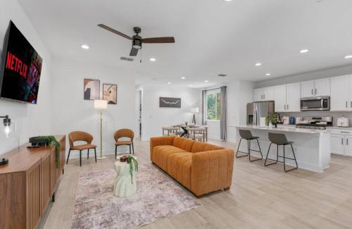 MLK House | Mega Lux Combined Unit - Up to 36 Guests