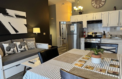 Union City Apartment | Mega Midtown Trade View - APT 2-3 Combo -15 Mins to NYC