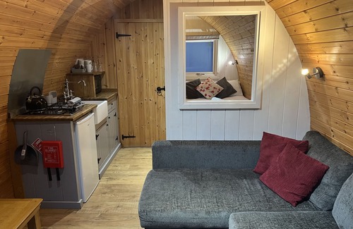 Marshbrook Apartment | mega pod 3 - a mega pod that sleeps 4 guests in 1 bedroom