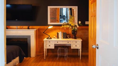 Union City Apartment | Mega See NY Now - Midtown - Apt 1 & 2 Combo