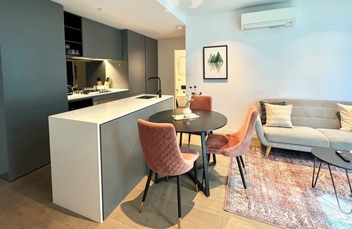 Melbourne Central Business District Apartment | Mega Style Apartments Victoria One