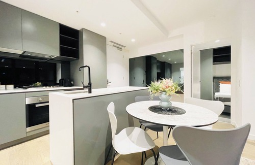 Melbourne Central Business District Apartment | Mega Style Apartments Victoria One