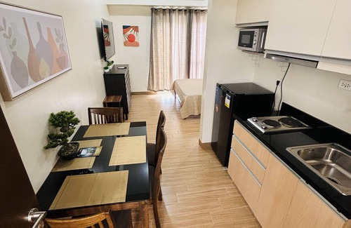 Quezon City Apartment | Megaworld Iloilo Condo Unit