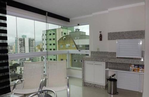 Andorinha Apartment | Meia Praia com estilo! 3 suítes, churrasqueira e garagem