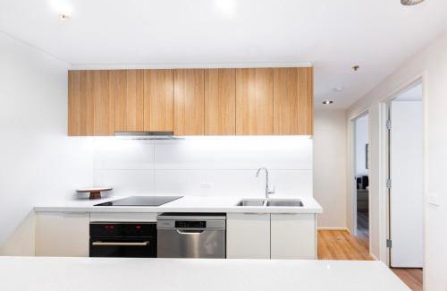 Chinatown Apartment | Melbourne Apartment with Pool, Spa & Tennis Court