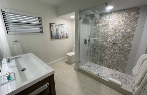 Claytons Hotel | Melbourne Beach Resort