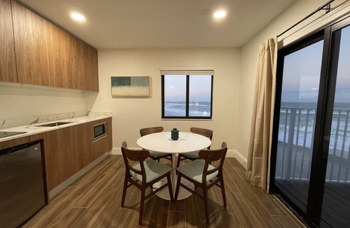 Claytons Hotel | Melbourne Beach Resort
