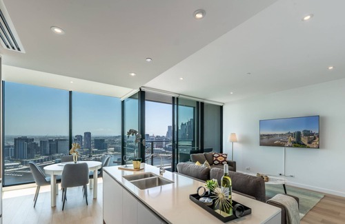 Docklands Apartment | Melbourne Private Apartments - Collins Wharf Waterfront, Docklands
